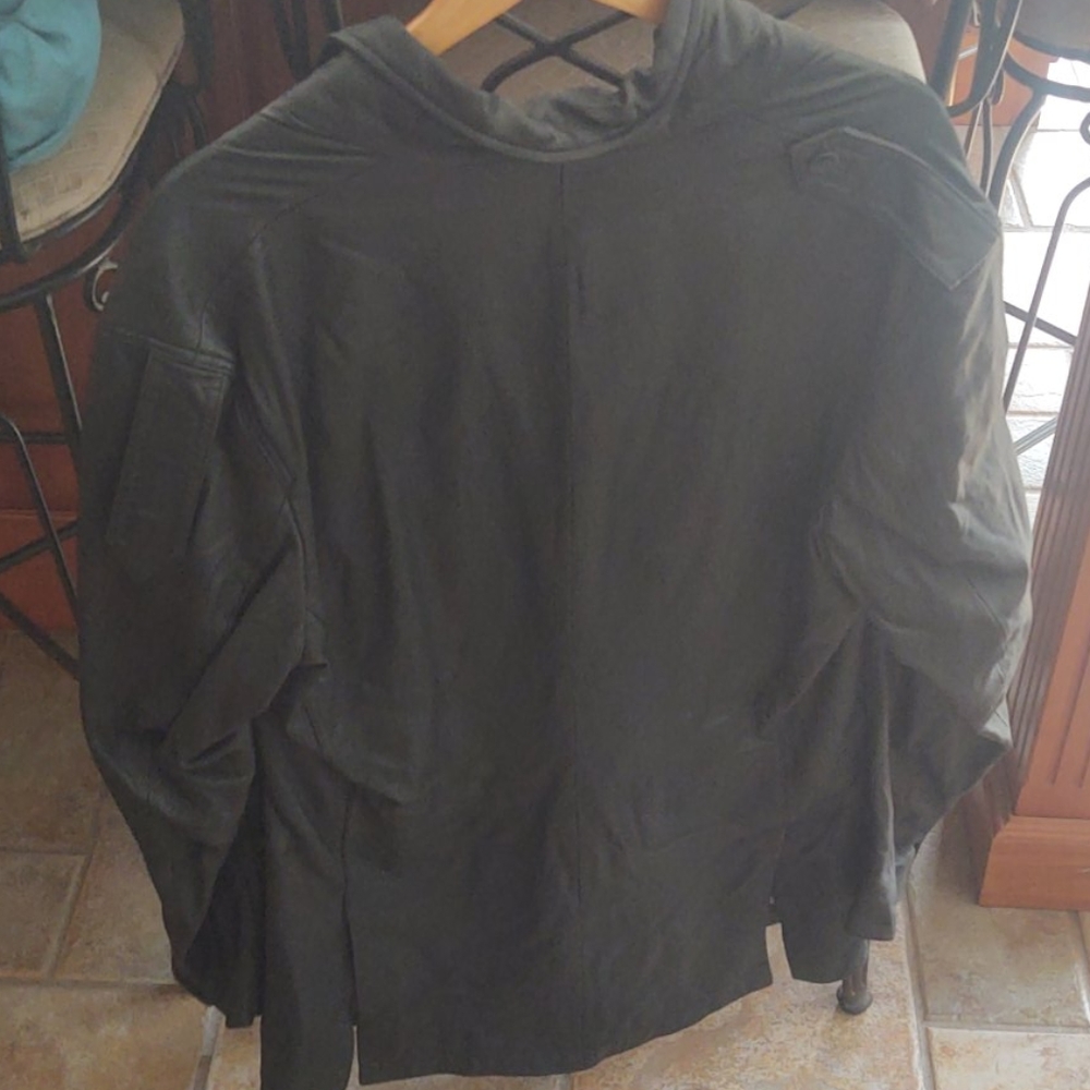 Leather Jacket - Picture 4 of 6